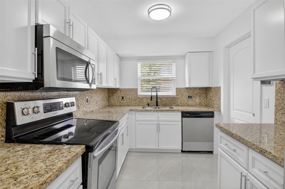 Active With Contract: $3,500 (3 beds, 2 baths, 1304 Square Feet)