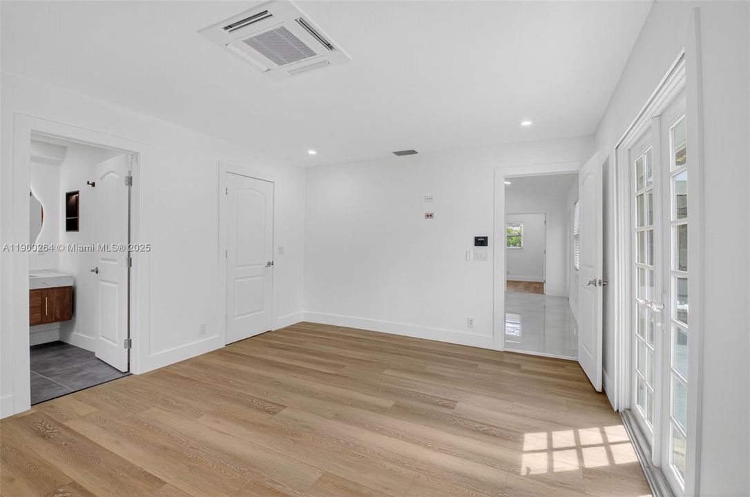 Active With Contract: $3,500 (3 beds, 2 baths, 1304 Square Feet)