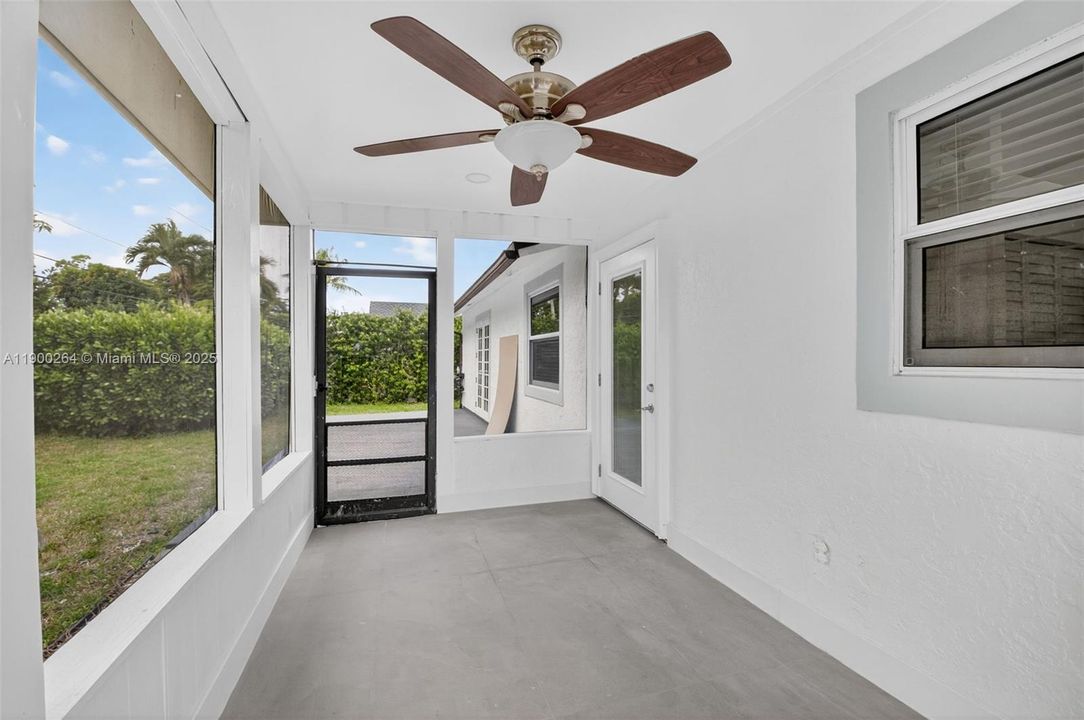 Active With Contract: $3,500 (3 beds, 2 baths, 1304 Square Feet)