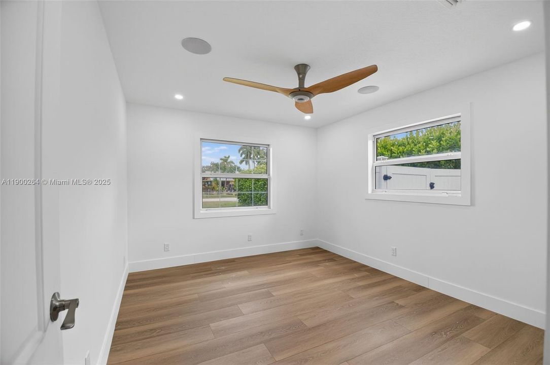 Active With Contract: $3,500 (3 beds, 2 baths, 1304 Square Feet)