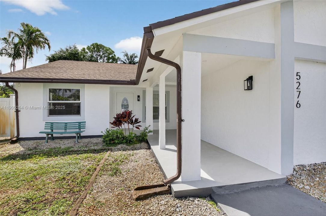 Active With Contract: $3,500 (3 beds, 2 baths, 1304 Square Feet)