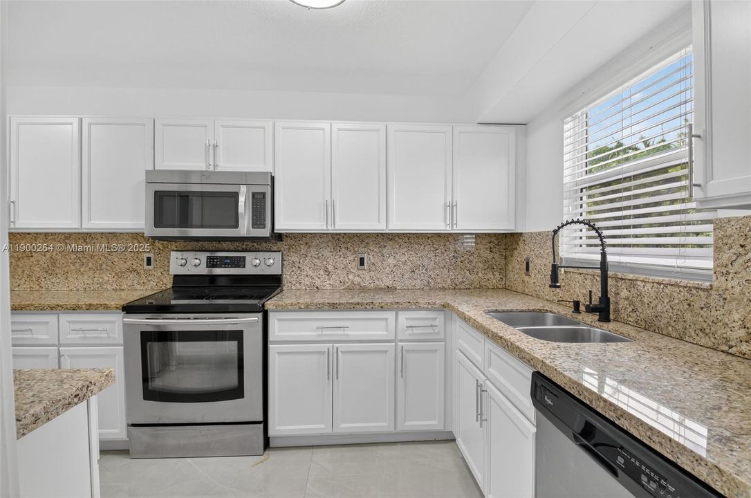 Active With Contract: $3,500 (3 beds, 2 baths, 1304 Square Feet)