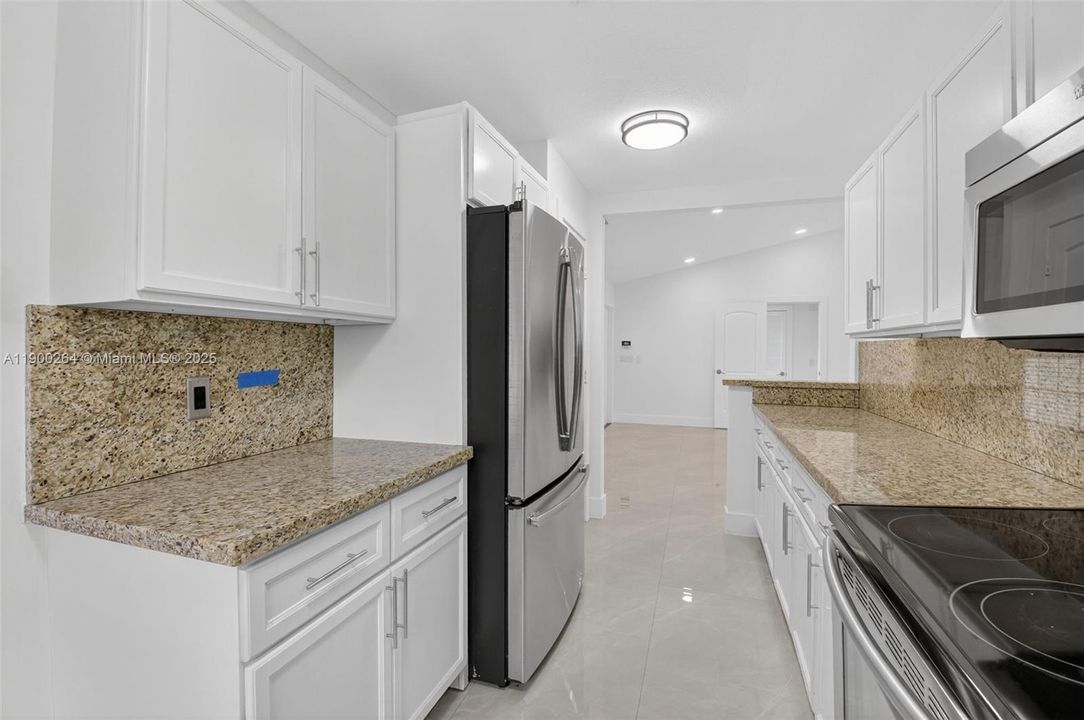 Active With Contract: $3,500 (3 beds, 2 baths, 1304 Square Feet)