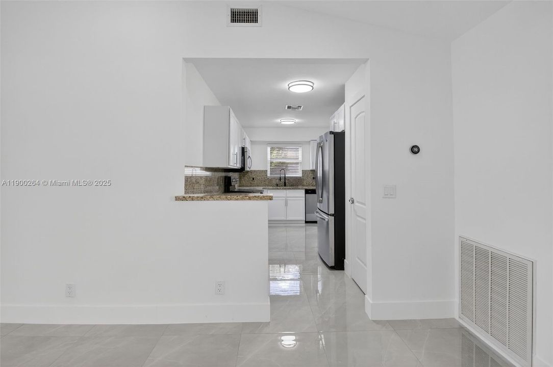 Active With Contract: $3,500 (3 beds, 2 baths, 1304 Square Feet)