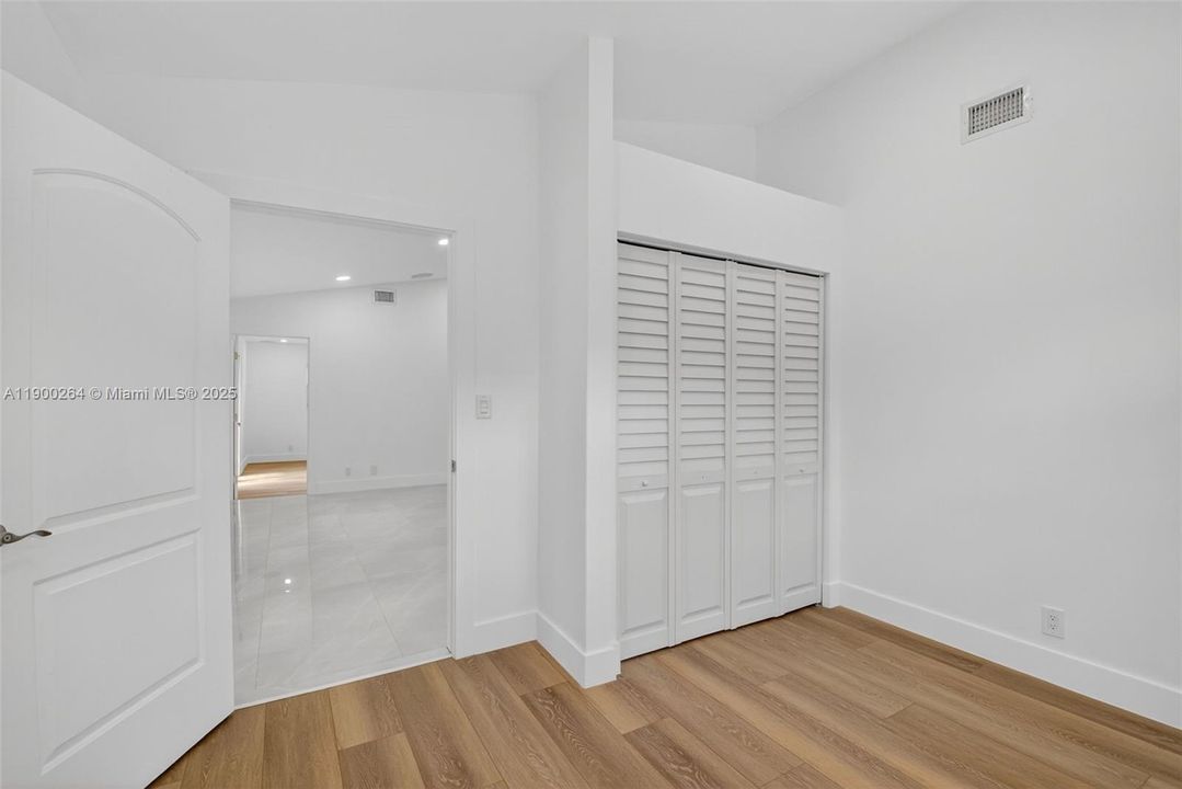 Active With Contract: $3,500 (3 beds, 2 baths, 1304 Square Feet)