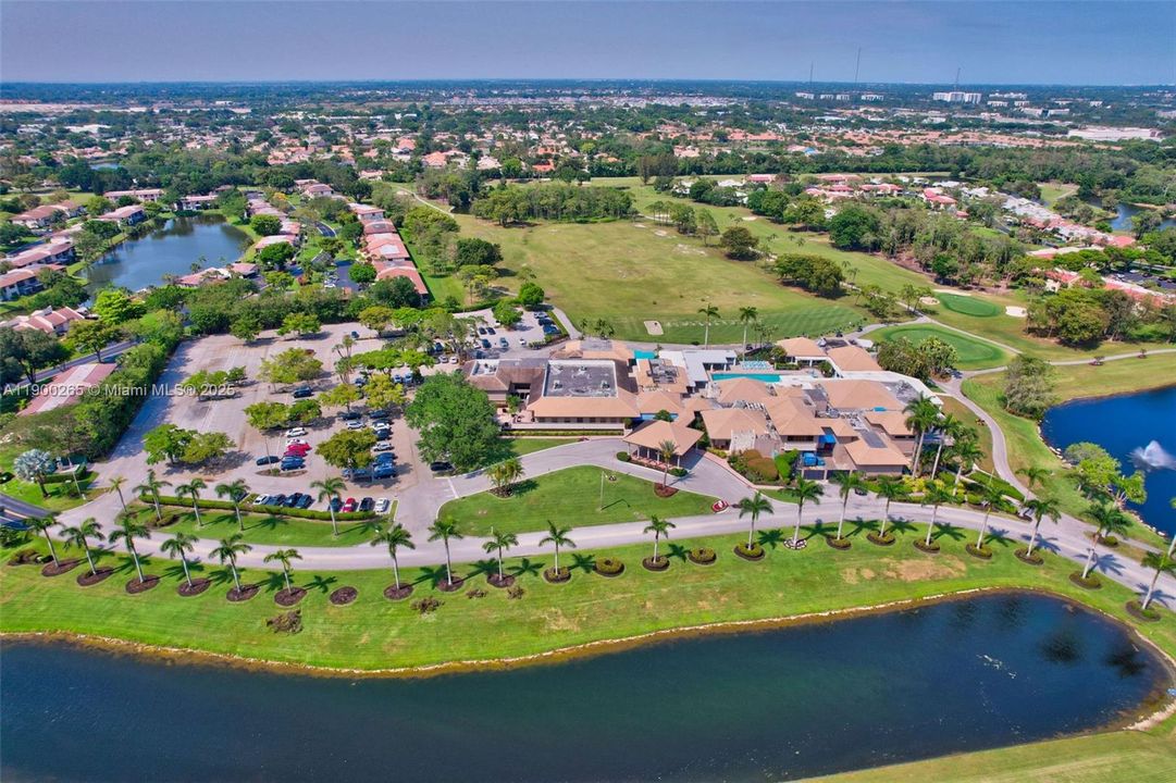 Active With Contract: $309,000 (2 beds, 2 baths, 1216 Square Feet)