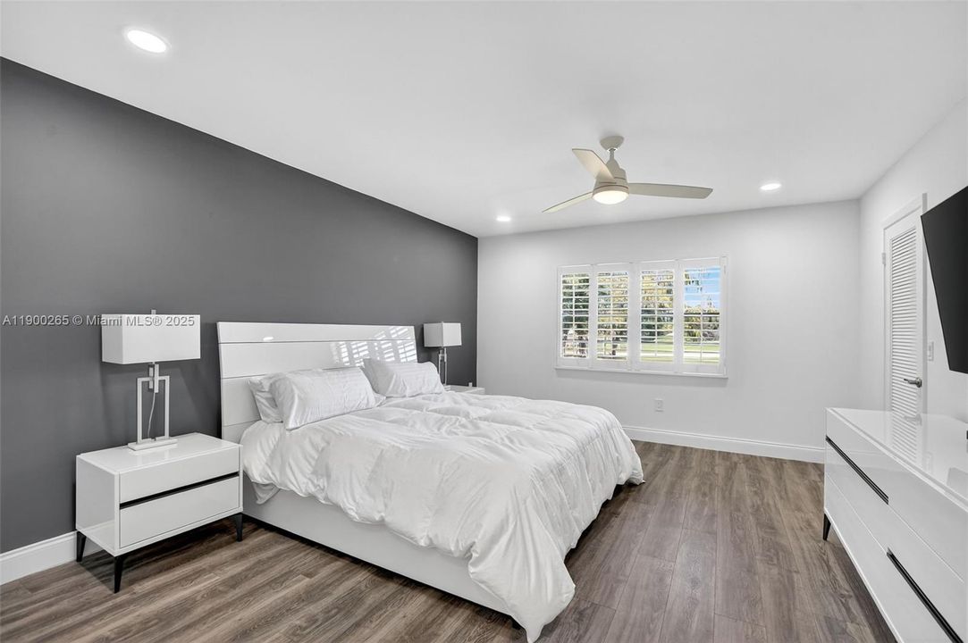 Active With Contract: $309,000 (2 beds, 2 baths, 1216 Square Feet)