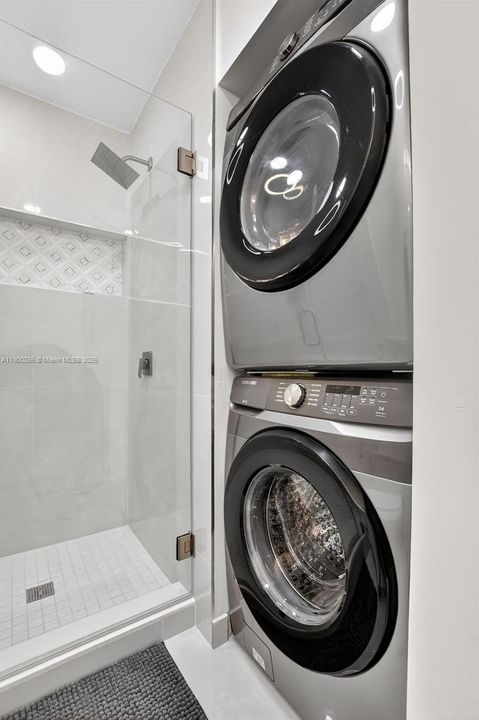 Active With Contract: $309,000 (2 beds, 2 baths, 1216 Square Feet)