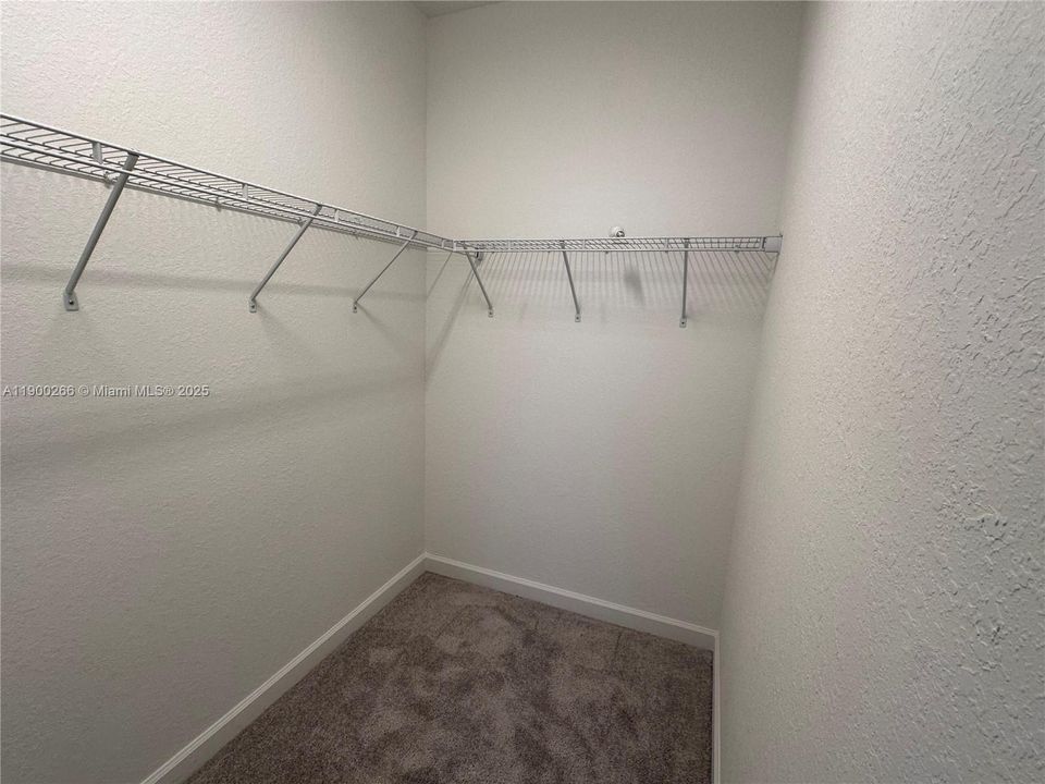 В аренду: $2,500 (3 спален, 3 ванн, 1328 Квадратных фут)