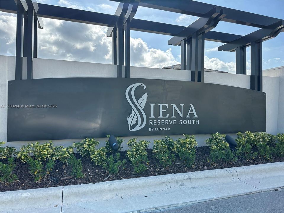 В аренду: $2,500 (3 спален, 3 ванн, 1328 Квадратных фут)