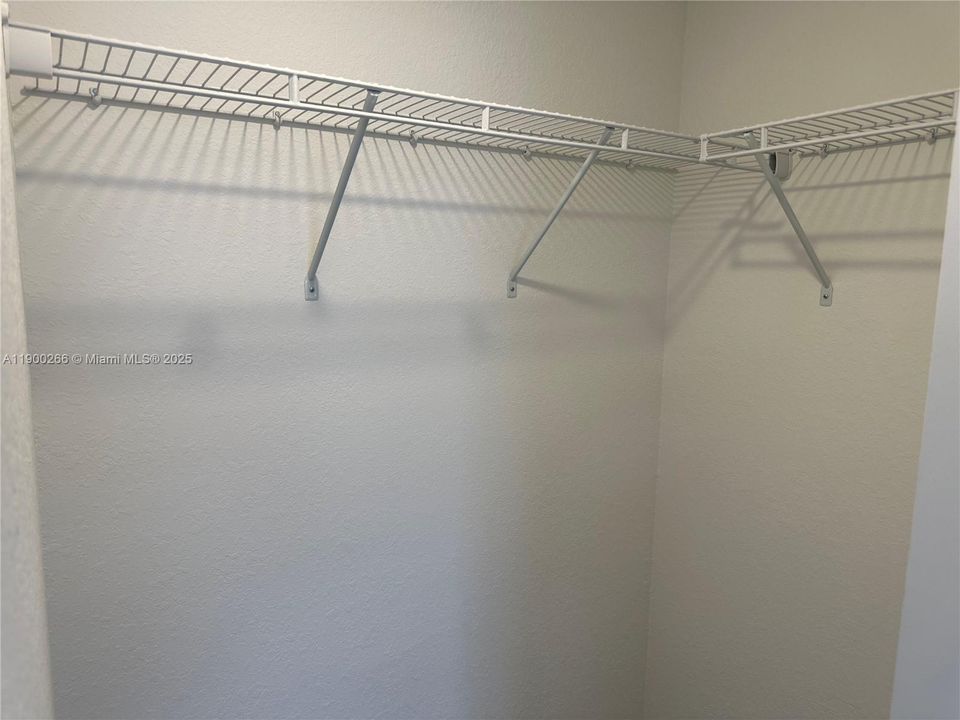 В аренду: $2,500 (3 спален, 3 ванн, 1328 Квадратных фут)