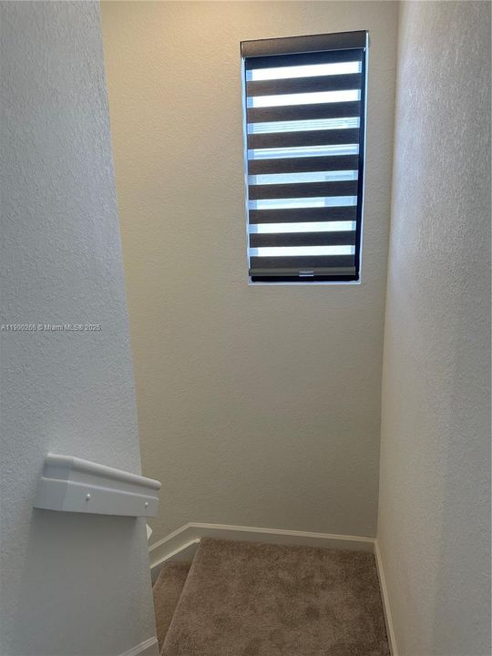 В аренду: $2,500 (3 спален, 3 ванн, 1328 Квадратных фут)