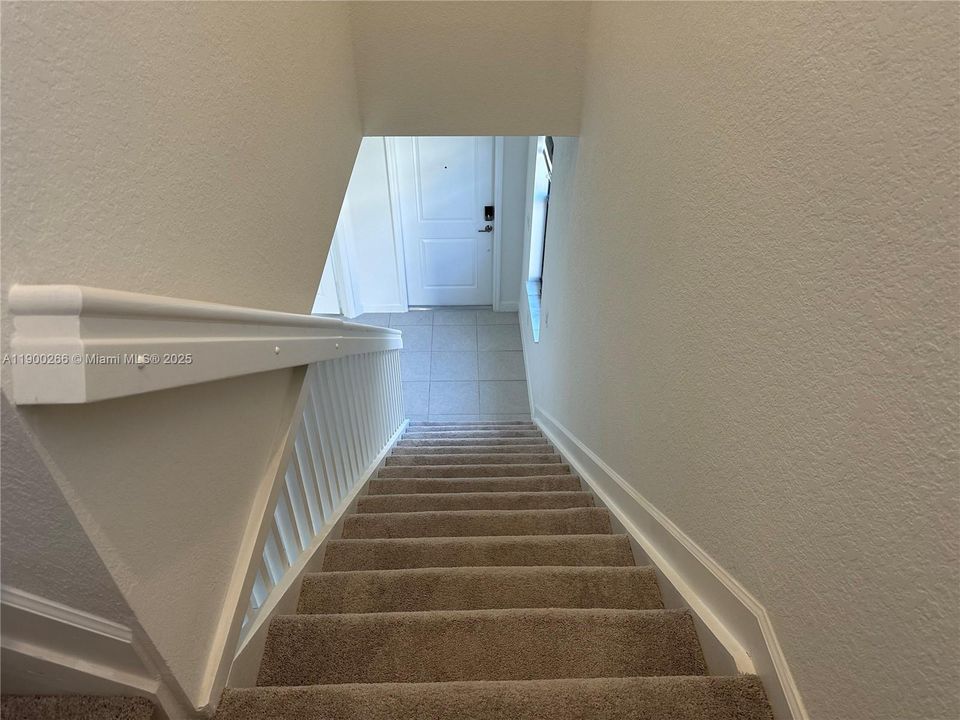 В аренду: $2,500 (3 спален, 3 ванн, 1328 Квадратных фут)