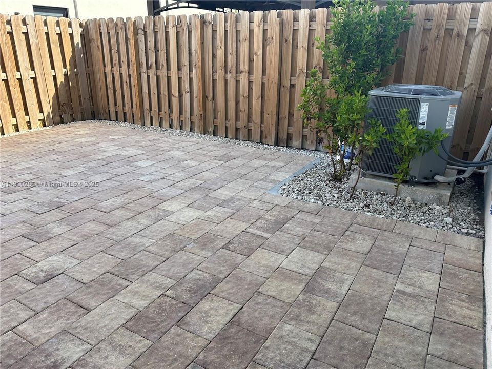 В аренду: $2,500 (3 спален, 3 ванн, 1328 Квадратных фут)