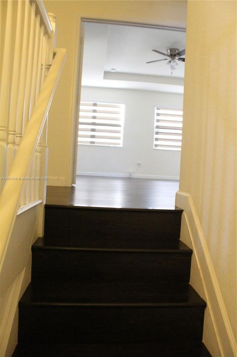 出租: $4,500 (4 贝兹, 4 浴室, 2990 平方英尺)