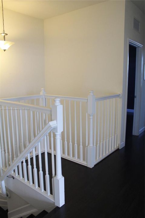 出租: $4,500 (4 贝兹, 4 浴室, 2990 平方英尺)