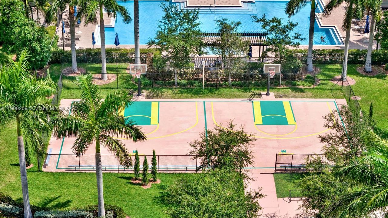 出租: $4,500 (4 贝兹, 4 浴室, 2990 平方英尺)