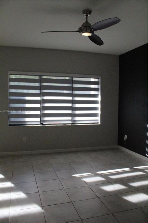 出租: $4,500 (4 贝兹, 4 浴室, 2990 平方英尺)