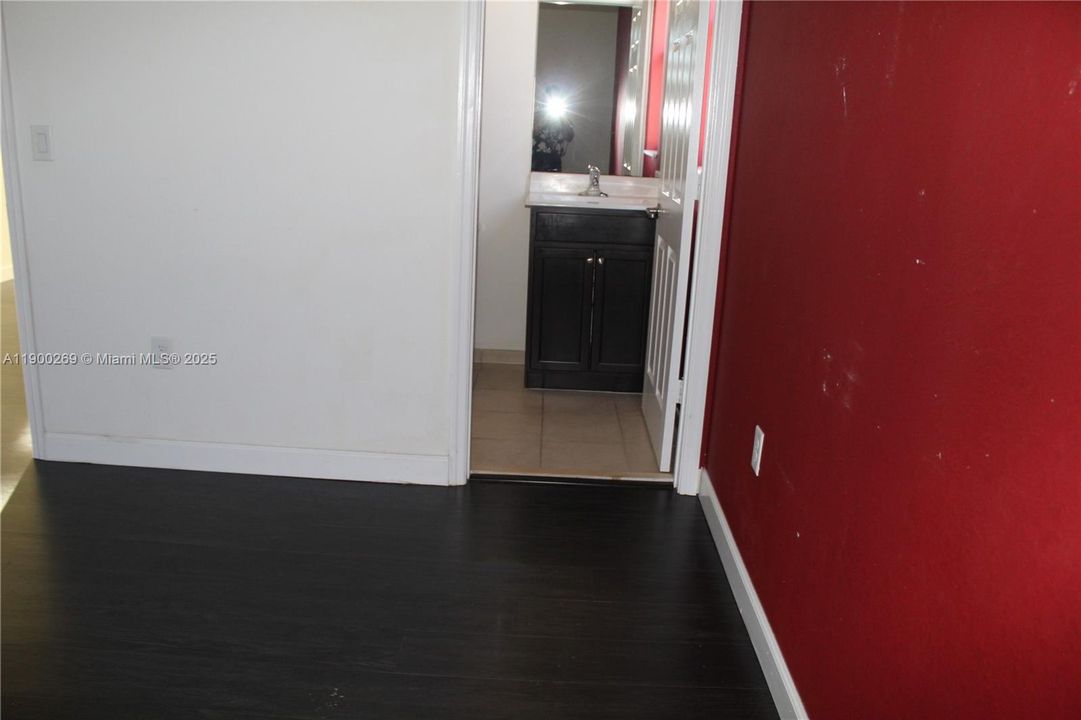 出租: $4,500 (4 贝兹, 4 浴室, 2990 平方英尺)