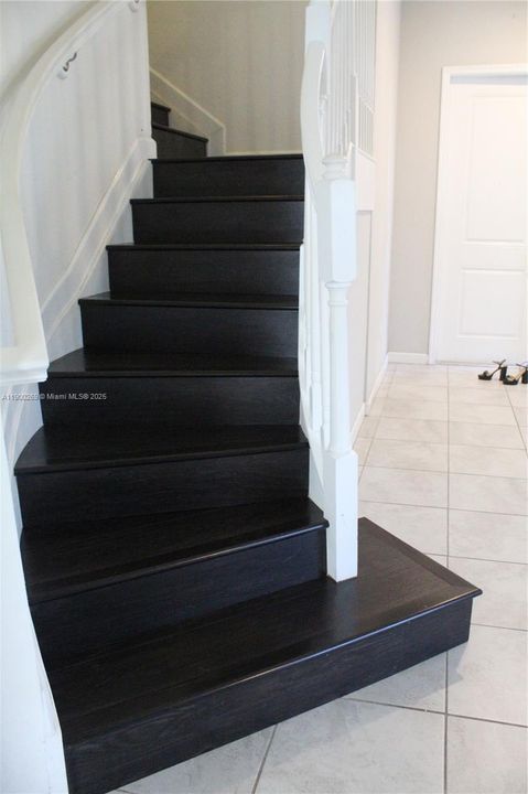 出租: $4,500 (4 贝兹, 4 浴室, 2990 平方英尺)