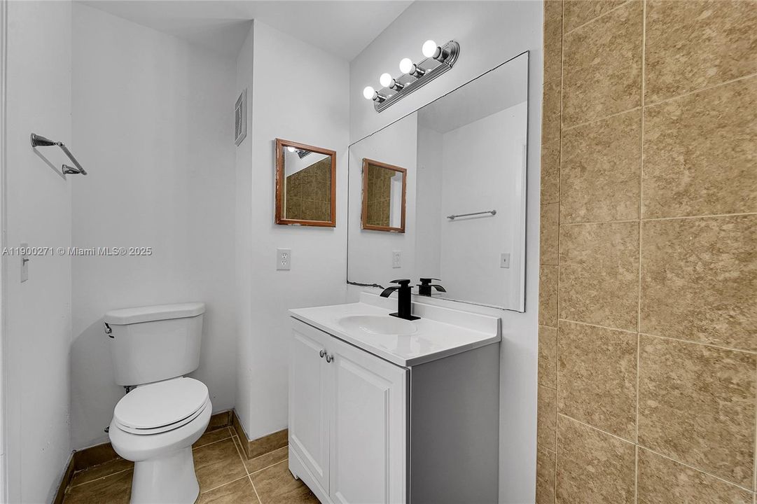 Recently Rented: $2,000 (2 beds, 2 baths, 0 Square Feet)