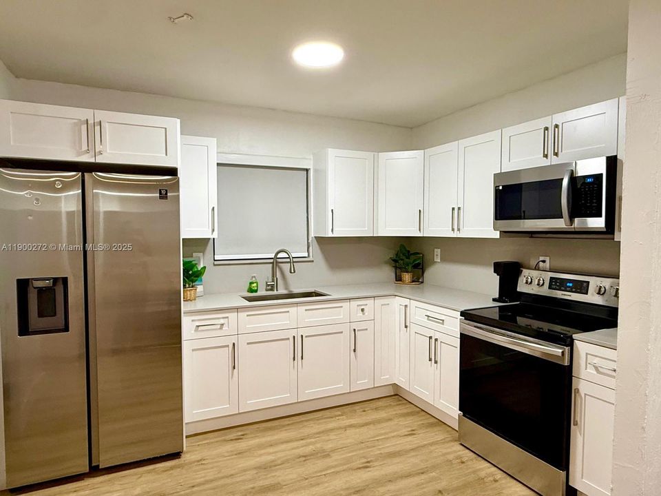 最近租的: $3,300 (4 贝兹, 2 浴室, 1700 平方英尺)