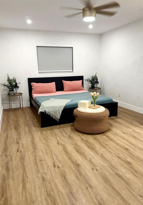 最近租的: $3,300 (4 贝兹, 2 浴室, 1700 平方英尺)