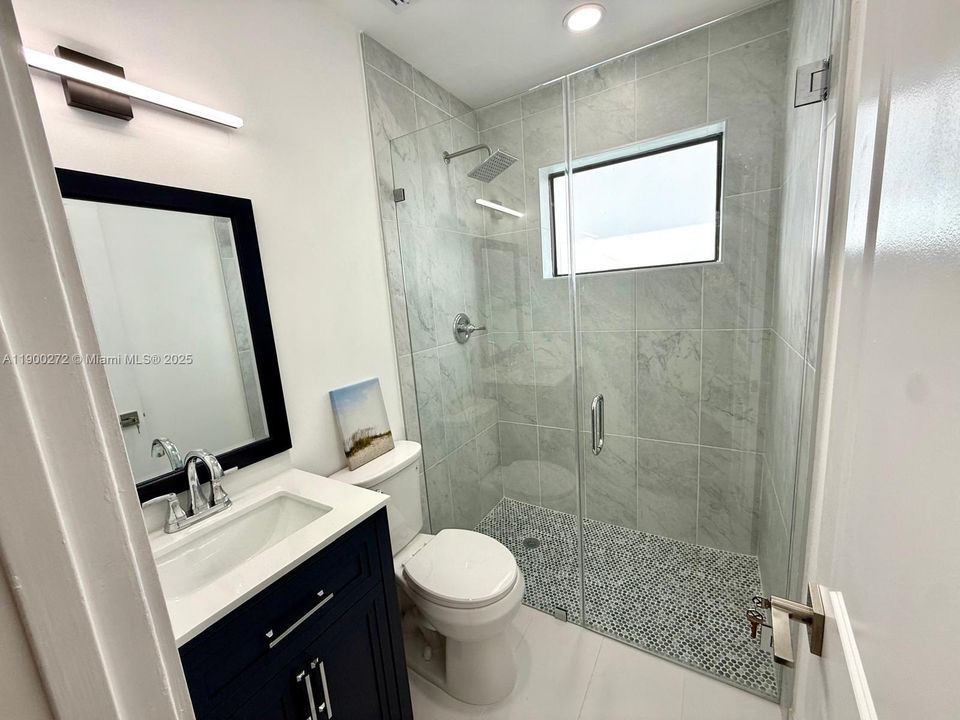 最近租的: $3,300 (4 贝兹, 2 浴室, 1700 平方英尺)