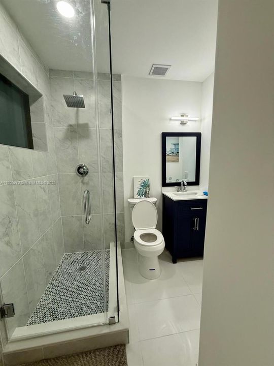 最近租的: $3,300 (4 贝兹, 2 浴室, 1700 平方英尺)