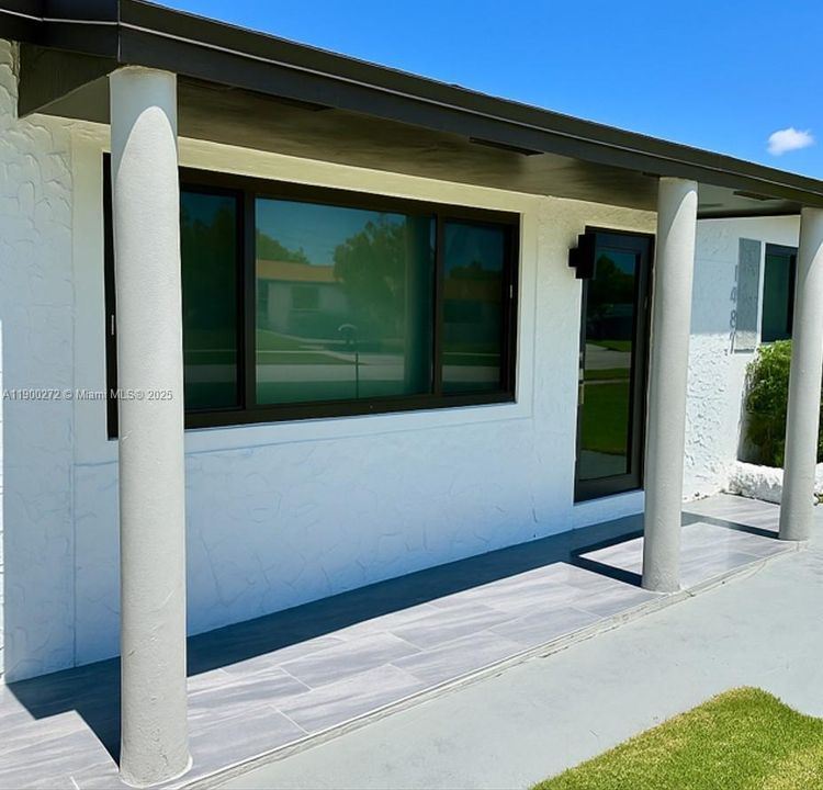 最近租的: $3,300 (4 贝兹, 2 浴室, 1700 平方英尺)