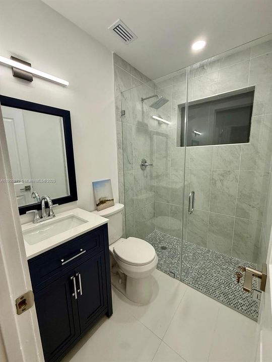 最近租的: $3,300 (4 贝兹, 2 浴室, 1700 平方英尺)