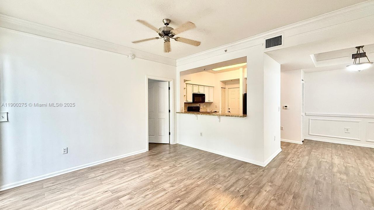 Recently Rented: $2,700 (2 beds, 2 baths, 1194 Square Feet)