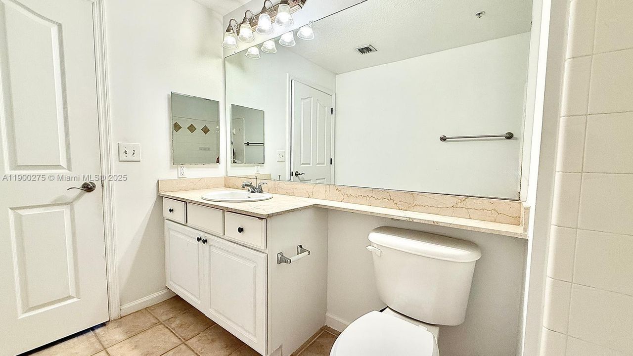 Recently Rented: $2,700 (2 beds, 2 baths, 1194 Square Feet)