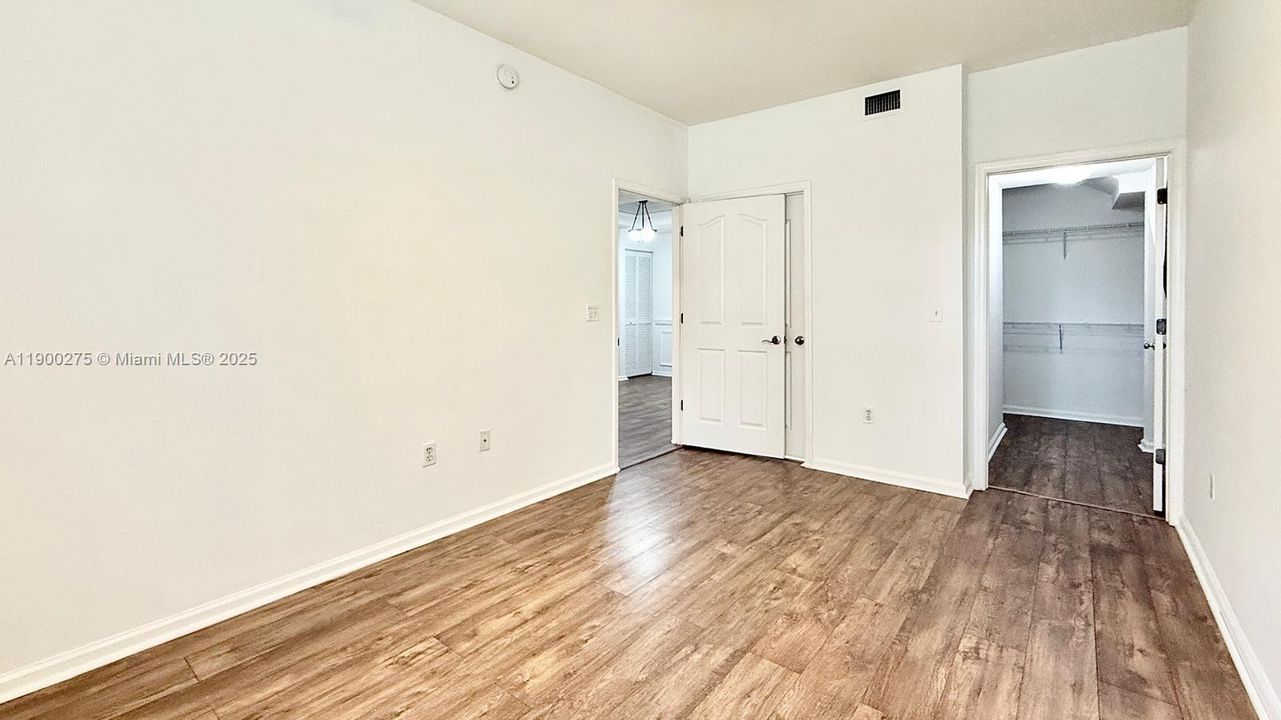 Recently Rented: $2,700 (2 beds, 2 baths, 1194 Square Feet)