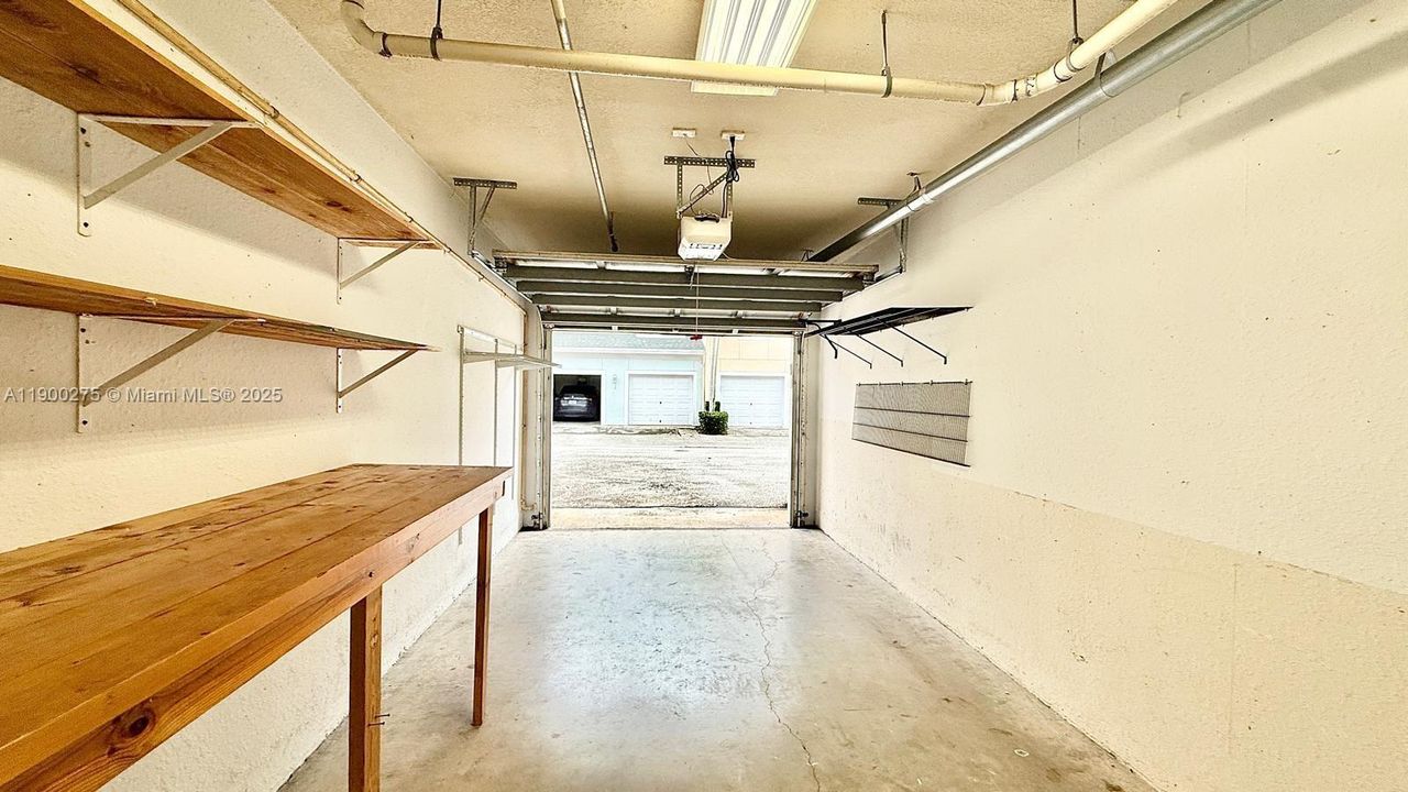 Recently Rented: $2,700 (2 beds, 2 baths, 1194 Square Feet)