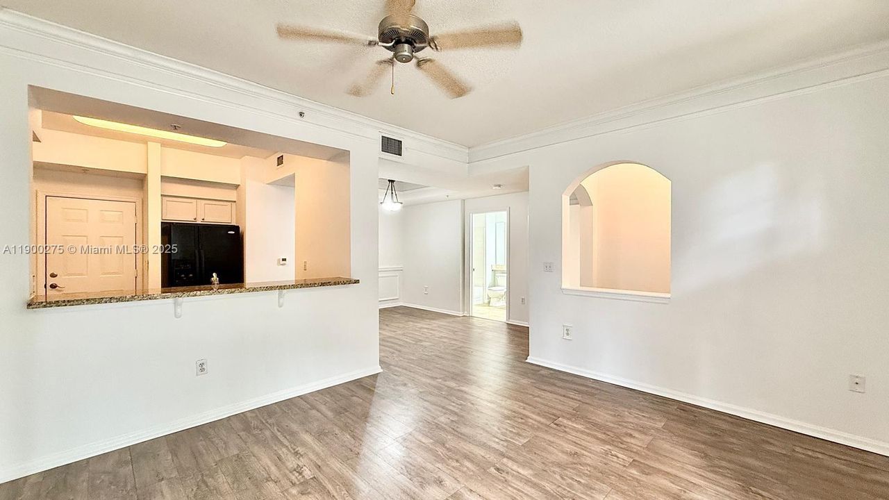 Recently Rented: $2,700 (2 beds, 2 baths, 1194 Square Feet)