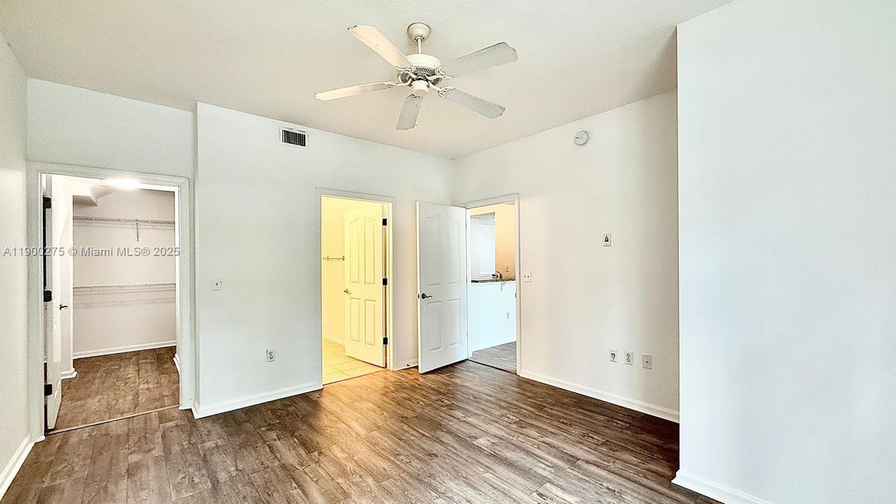 Recently Rented: $2,700 (2 beds, 2 baths, 1194 Square Feet)