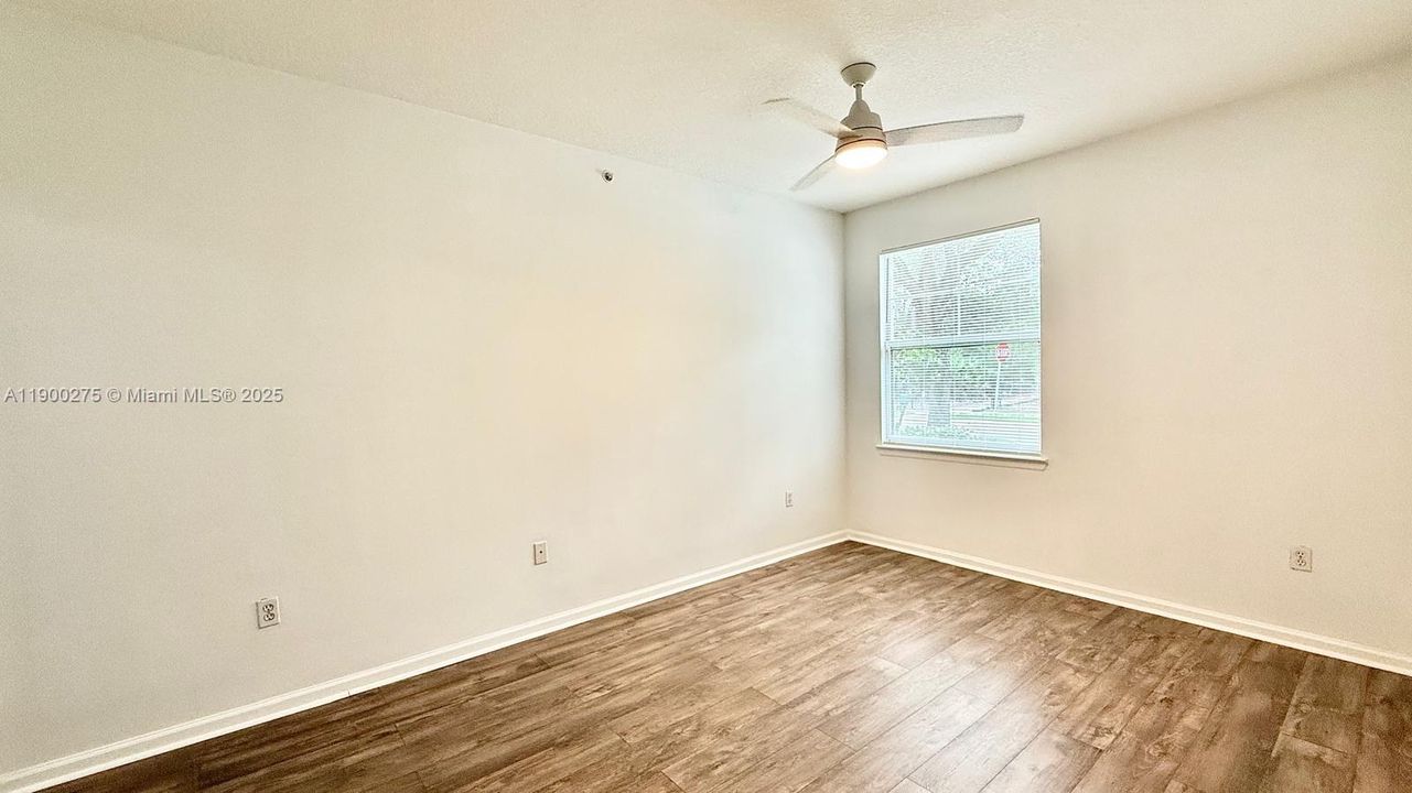 Recently Rented: $2,700 (2 beds, 2 baths, 1194 Square Feet)