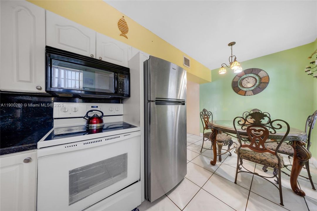 For Rent: $2,700 (3 beds, 1 baths, 1234 Square Feet)