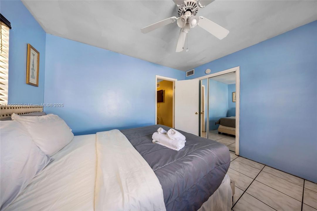 For Rent: $2,700 (3 beds, 1 baths, 1234 Square Feet)