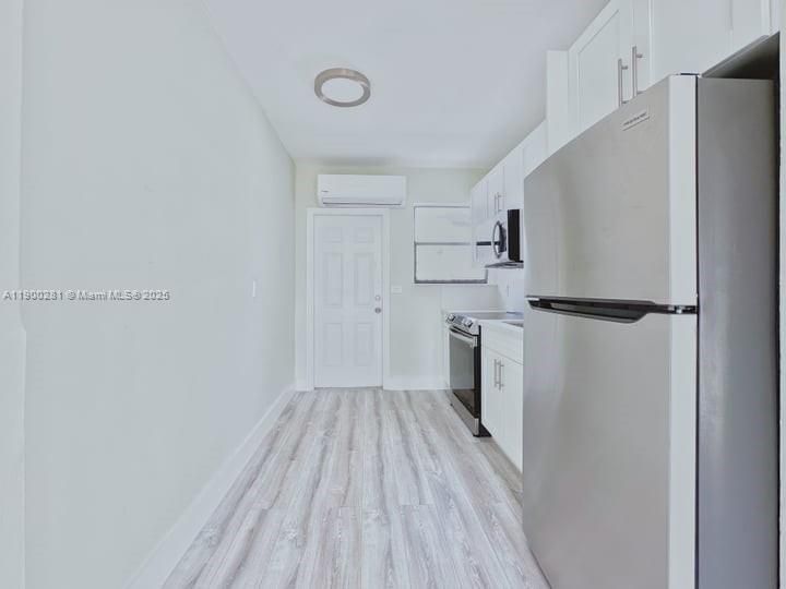 For Rent: $1,650 (1 beds, 1 baths, 1992 Square Feet)