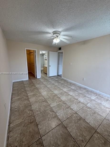 For Rent: $2,200 (2 beds, 2 baths, 914 Square Feet)