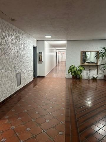 For Rent: $2,200 (2 beds, 2 baths, 914 Square Feet)