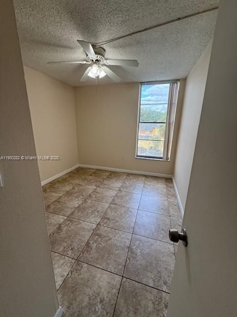 For Rent: $2,200 (2 beds, 2 baths, 914 Square Feet)