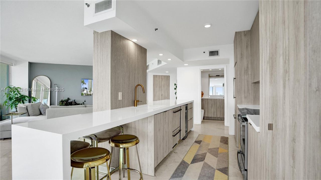 Active With Contract: $1,795,000 (2 beds, 2 baths, 1680 Square Feet)