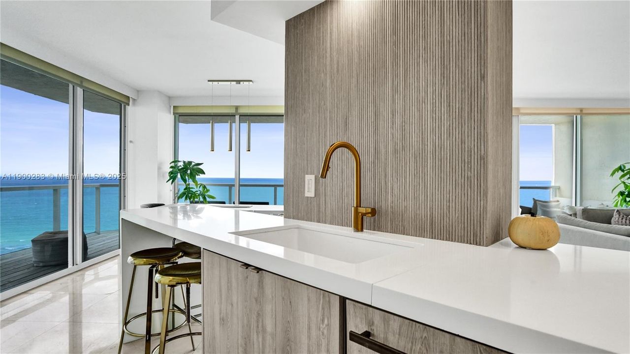 Active With Contract: $1,795,000 (2 beds, 2 baths, 1680 Square Feet)