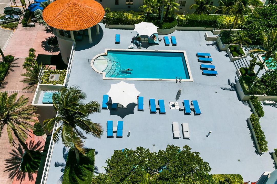 Active With Contract: $1,795,000 (2 beds, 2 baths, 1680 Square Feet)