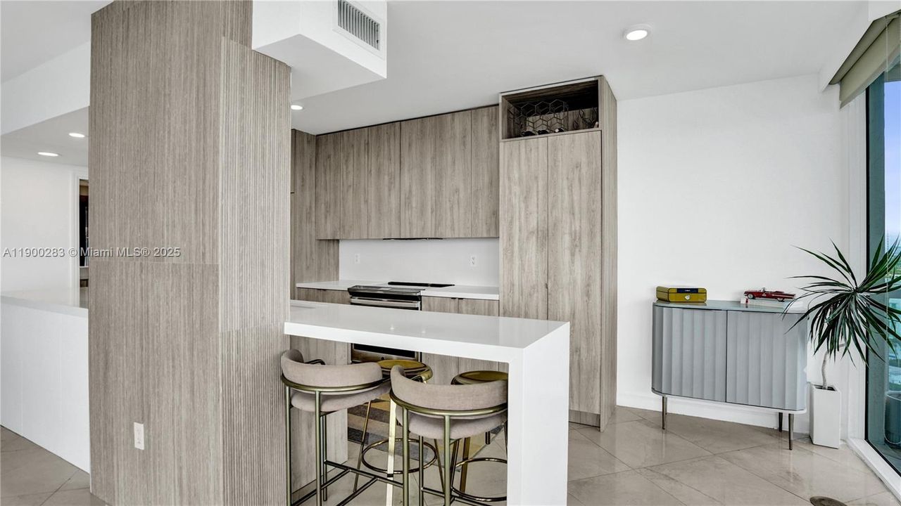 Active With Contract: $1,795,000 (2 beds, 2 baths, 1680 Square Feet)