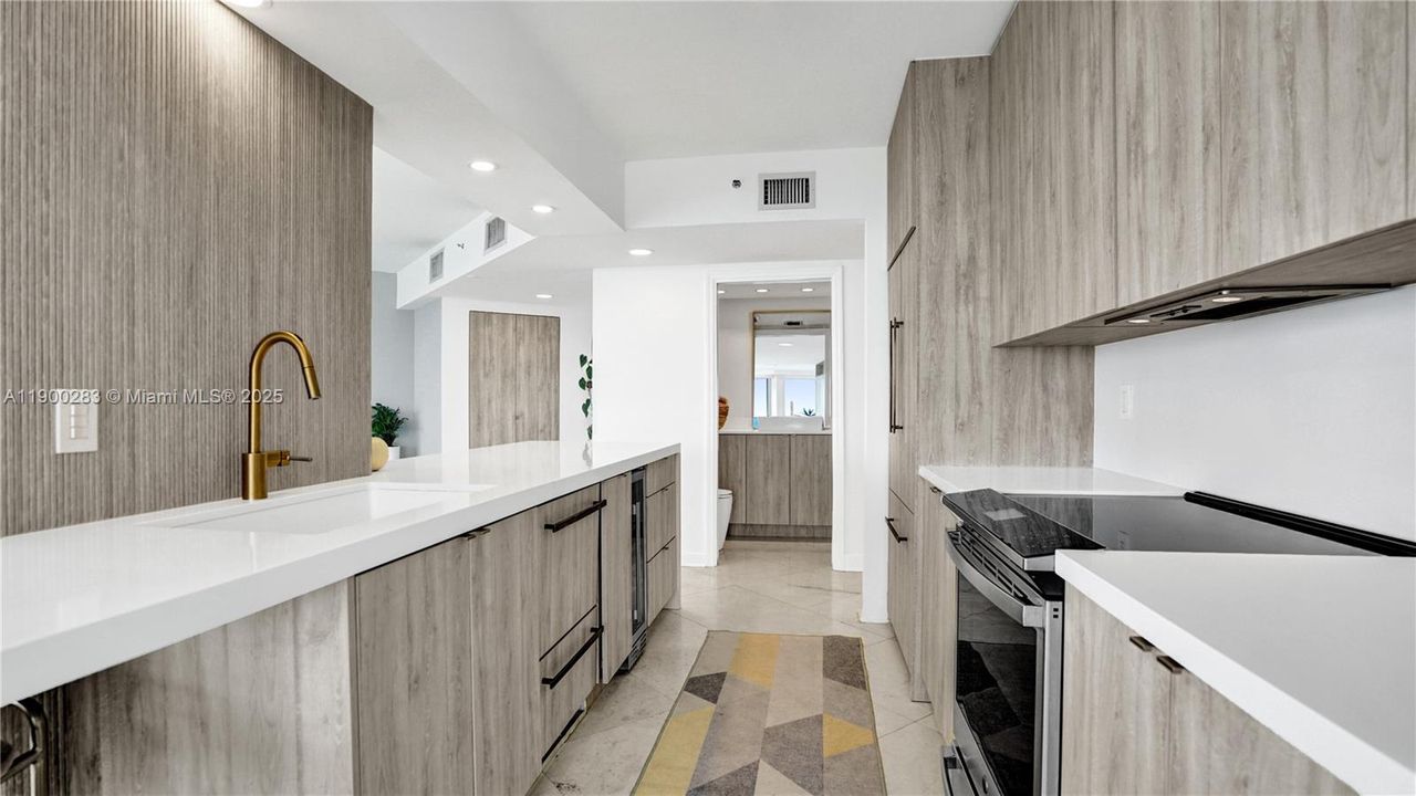 Active With Contract: $1,795,000 (2 beds, 2 baths, 1680 Square Feet)