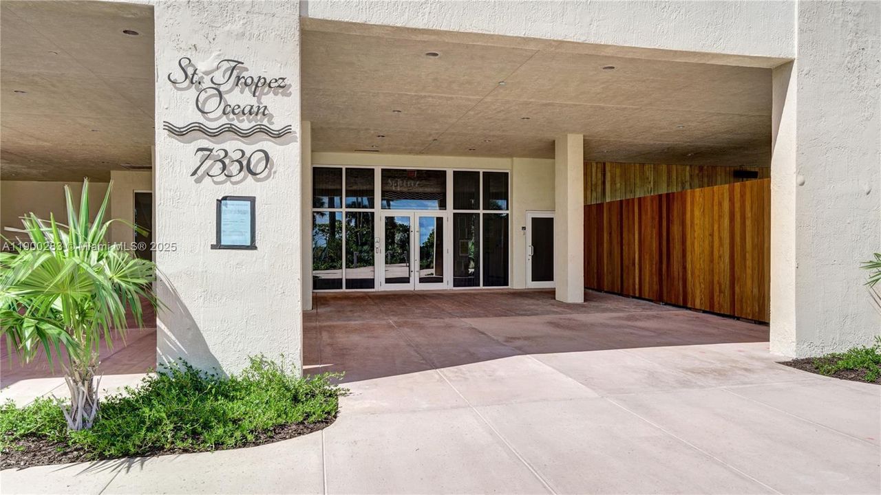 Active With Contract: $1,795,000 (2 beds, 2 baths, 1680 Square Feet)